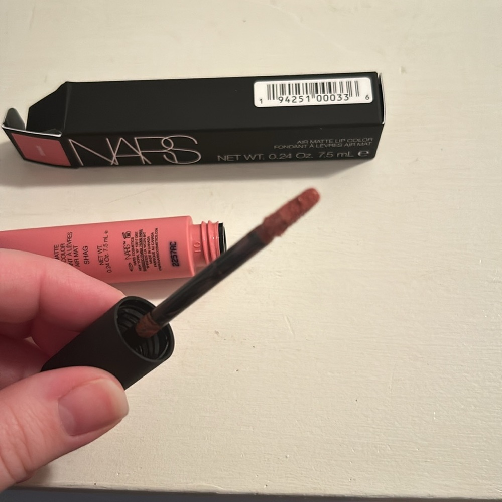 Nars Air Matte Lip Color in the shade Shag - Picture 5 of 5
